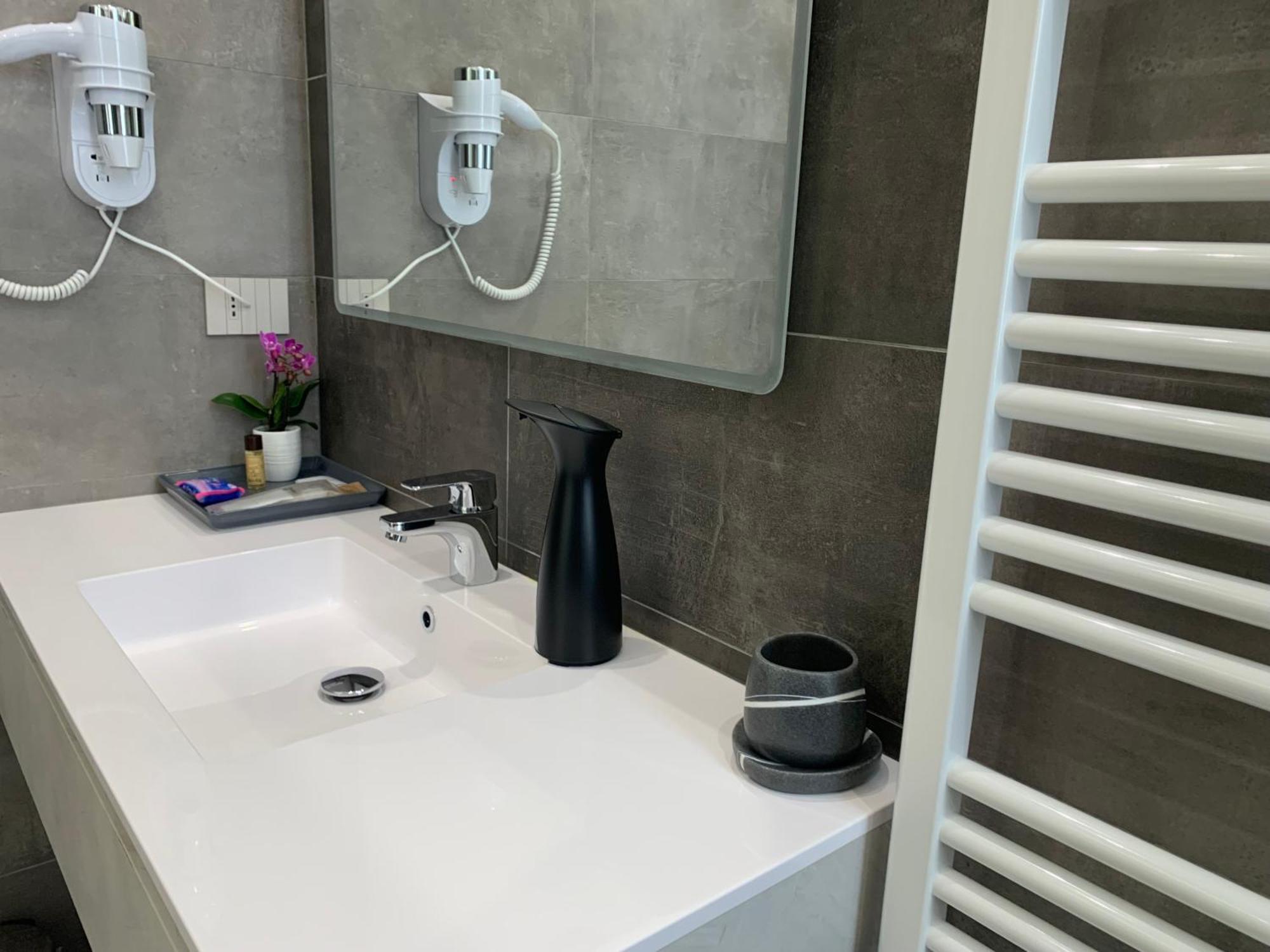 Ripa150 - Smart Apartament Milano - Prada Bocconi Ieo Ied Forum Assago Navigli Duomo15Min Bagian luar foto